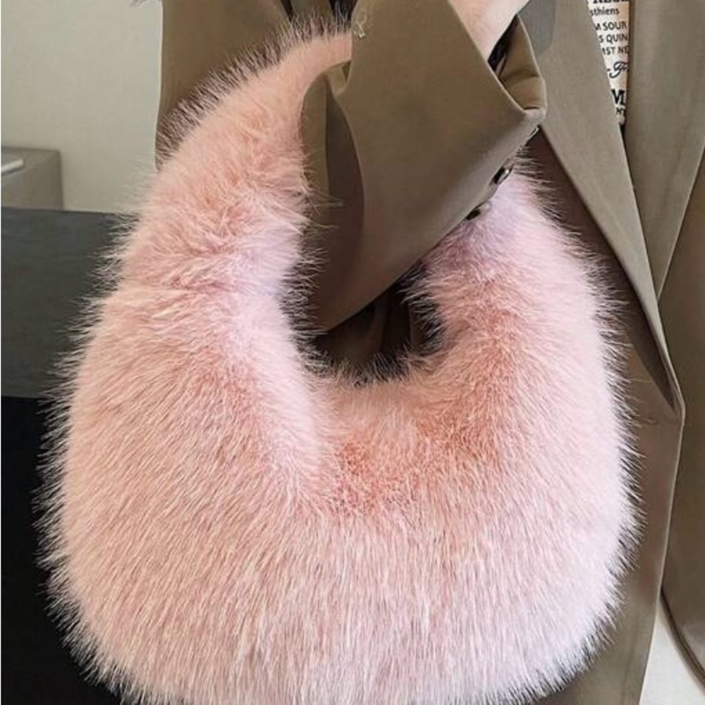 WOW*Elegant Pink Faux Fur Women's Bag